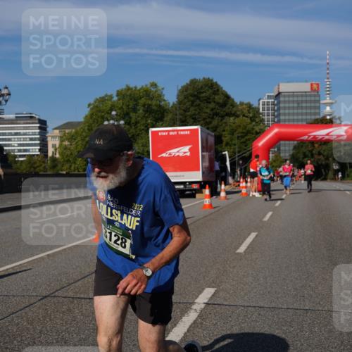 07.09.2025 - BARMER Alsterlauf Yannick Fuchs http://msf.ph/oto/8829068 07.09.2025 10:17:55 Laufen 2022, 128 meine-sportfotos.de