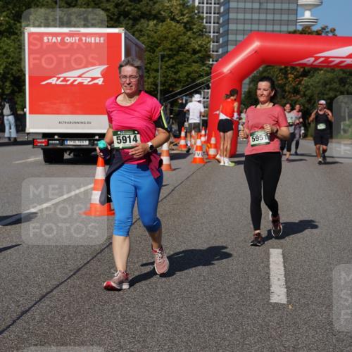 07.09.2025 - BARMER Alsterlauf Yannick Fuchs http://msf.ph/oto/8829074 07.09.2025 10:18:03 Laufen 5914, 5951, 1972 meine-sportfotos.de