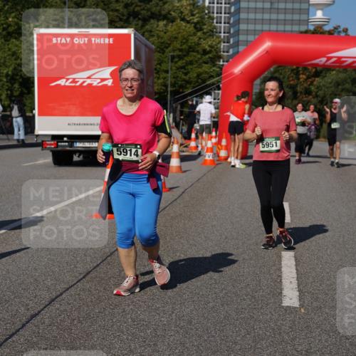 07.09.2025 - BARMER Alsterlauf Yannick Fuchs http://msf.ph/oto/8829075 07.09.2025 10:18:03 Laufen 5914, 5951 meine-sportfotos.de