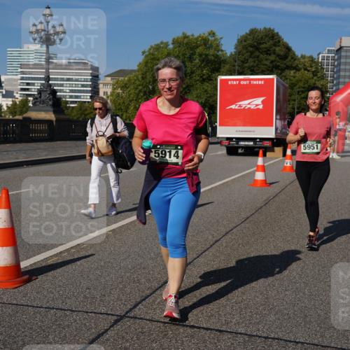 07.09.2025 - BARMER Alsterlauf Yannick Fuchs http://msf.ph/oto/8829077 07.09.2025 10:18:05 Laufen 5914, 5951 meine-sportfotos.de