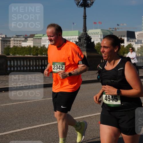 07.09.2025 - BARMER Alsterlauf Yannick Fuchs http://msf.ph/oto/8829141 07.09.2025 10:21:03 Laufen 2342, 4945 meine-sportfotos.de