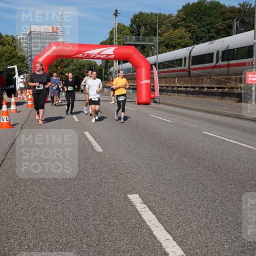 07.09.2025 - BARMER Alsterlauf Yannick Fuchs http://msf.ph/oto/8829164 07.09.2025 10:21:36 Laufen 4811, 4816 meine-sportfotos.de