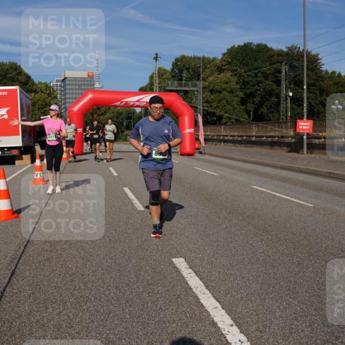 07.09.2025 - BARMER Alsterlauf Yannick Fuchs http://msf.ph/oto/8829178 07.09.2025 10:21:42 Laufen 3452, 4412, 8003 meine-sportfotos.de