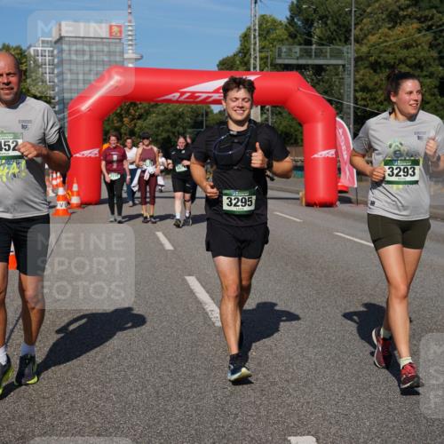 07.09.2025 - BARMER Alsterlauf Yannick Fuchs http://msf.ph/oto/8829181 07.09.2025 10:21:48 Laufen 3452, 10, 2110, 3295, 3293, 10 meine-sportfotos.de