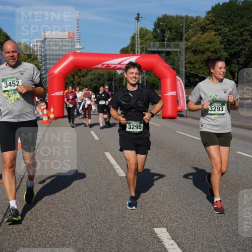 07.09.2025 - BARMER Alsterlauf Yannick Fuchs http://msf.ph/oto/8829182 07.09.2025 10:21:48 Laufen 10, 3452, 3295, 3293, 19 meine-sportfotos.de