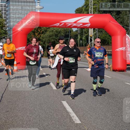 07.09.2025 - BARMER Alsterlauf Yannick Fuchs http://msf.ph/oto/8829188 07.09.2025 10:21:51 Laufen 45, 25, 4713, 2119, 5439, 071 meine-sportfotos.de