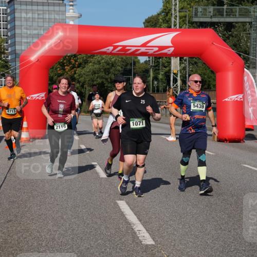07.09.2025 - BARMER Alsterlauf Yannick Fuchs http://msf.ph/oto/8829189 07.09.2025 10:21:51 Laufen 25, 25, 2119, 1071, 4713, 5439 meine-sportfotos.de