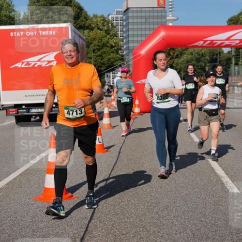 07.09.2025 - BARMER Alsterlauf Yannick Fuchs http://msf.ph/oto/8829201 07.09.2025 10:21:56 Laufen 40, 18, 4858, 8300, 4713, 4576, 4579 meine-sportfotos.de