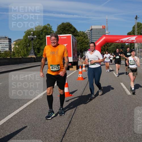 07.09.2025 - BARMER Alsterlauf Yannick Fuchs http://msf.ph/oto/8829205 07.09.2025 10:21:57 Laufen 40, 18, 4713, 4576, 4579, 4469 meine-sportfotos.de