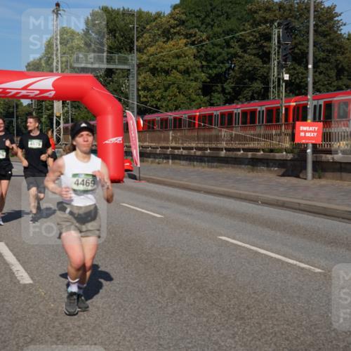 07.09.2025 - BARMER Alsterlauf Yannick Fuchs http://msf.ph/oto/8829207 07.09.2025 10:21:57 Laufen 4576, 4579, 4469 meine-sportfotos.de