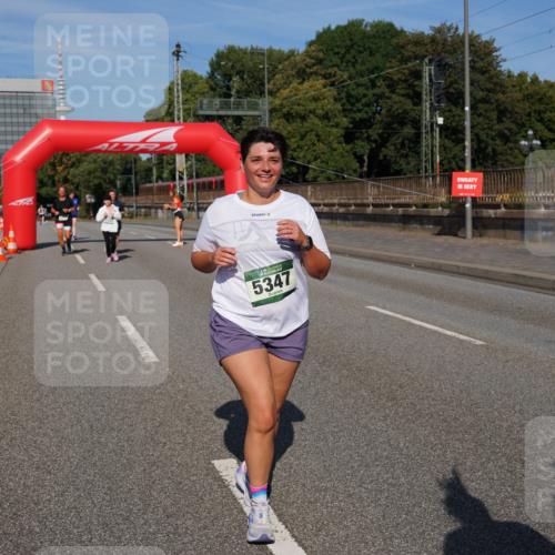 07.09.2025 - BARMER Alsterlauf Yannick Fuchs http://msf.ph/oto/8829219 07.09.2025 10:22:02 Laufen 5, 5347 meine-sportfotos.de
