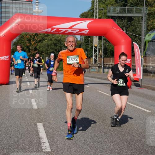 07.09.2025 - BARMER Alsterlauf Yannick Fuchs http://msf.ph/oto/8829264 07.09.2025 10:22:39 Laufen 3872 meine-sportfotos.de