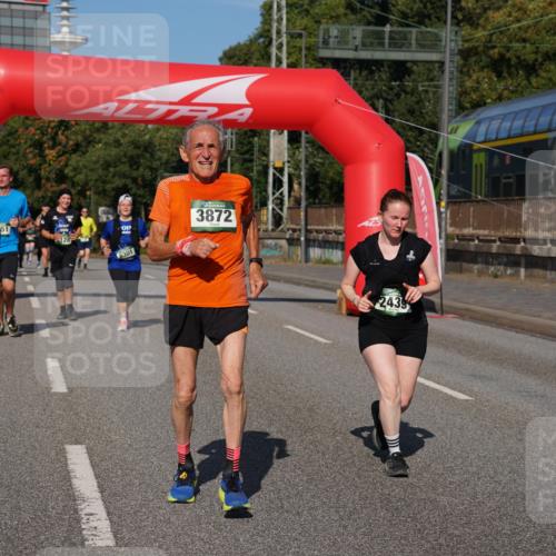 07.09.2025 - BARMER Alsterlauf Yannick Fuchs http://msf.ph/oto/8829266 07.09.2025 10:22:39 Laufen 851, 3872, 6301, 2439 meine-sportfotos.de