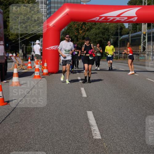 07.09.2025 - BARMER Alsterlauf Yannick Fuchs http://msf.ph/oto/8829289 07.09.2025 10:22:49 Laufen 1, 2990, 2136 meine-sportfotos.de