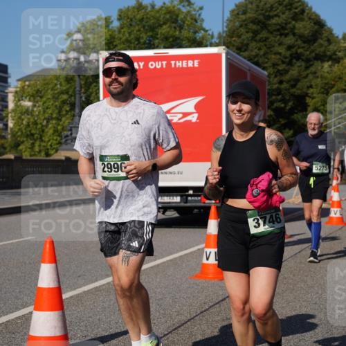 07.09.2025 - BARMER Alsterlauf Yannick Fuchs http://msf.ph/oto/8829290 07.09.2025 10:22:54 Laufen 136, 2996, 5275, 276, 3746, 2771 meine-sportfotos.de