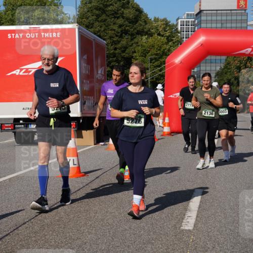 07.09.2025 - BARMER Alsterlauf Yannick Fuchs http://msf.ph/oto/8829296 07.09.2025 10:22:57 Laufen 2771, 2136, 3003, 441, 2135, 5276 meine-sportfotos.de