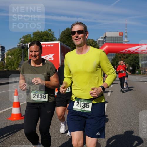 07.09.2025 - BARMER Alsterlauf Yannick Fuchs http://msf.ph/oto/8829309 07.09.2025 10:23:01 Laufen 36, 2136, 3, 136, 2135 meine-sportfotos.de