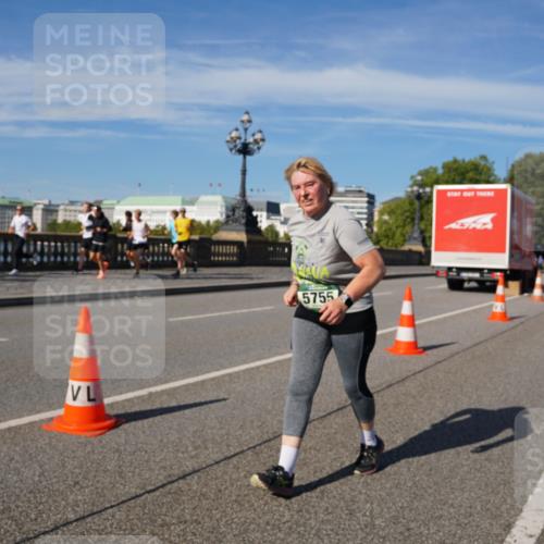 07.09.2025 - BARMER Alsterlauf Yannick Fuchs http://msf.ph/oto/8829339 07.09.2025 10:23:23 Laufen 5755 meine-sportfotos.de