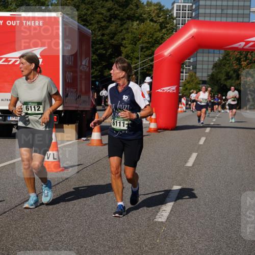07.09.2025 - BARMER Alsterlauf Yannick Fuchs http://msf.ph/oto/8829345 07.09.2025 10:23:40 Laufen 6112, 6111, 2648 meine-sportfotos.de