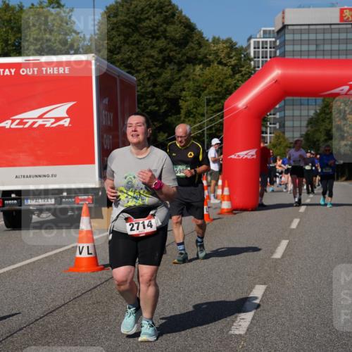 07.09.2025 - BARMER Alsterlauf Yannick Fuchs http://msf.ph/oto/8829362 07.09.2025 10:23:55 Laufen 2714, 599, 3847 meine-sportfotos.de