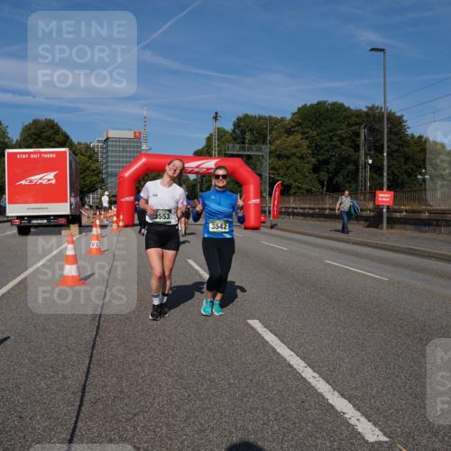 07.09.2025 - BARMER Alsterlauf Yannick Fuchs http://msf.ph/oto/8829372 07.09.2025 10:24:06 Laufen 3553, 3542 meine-sportfotos.de