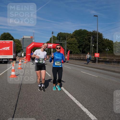 07.09.2025 - BARMER Alsterlauf Yannick Fuchs http://msf.ph/oto/8829373 07.09.2025 10:24:06 Laufen 3553, 3542 meine-sportfotos.de