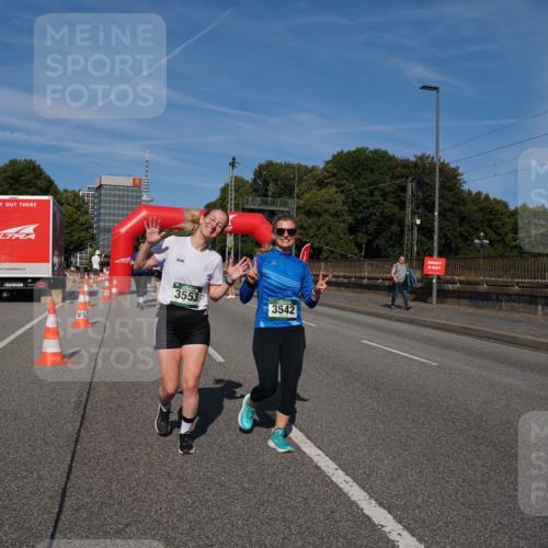 07.09.2025 - BARMER Alsterlauf Yannick Fuchs http://msf.ph/oto/8829375 07.09.2025 10:24:06 Laufen 3553, 3542 meine-sportfotos.de