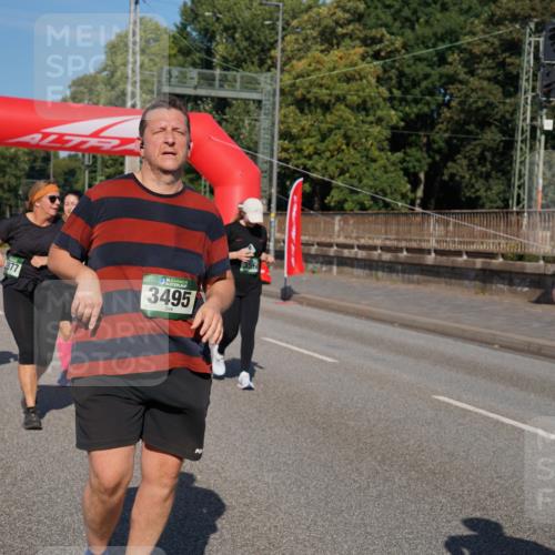 07.09.2025 - BARMER Alsterlauf Yannick Fuchs http://msf.ph/oto/8829414 07.09.2025 10:24:18 Laufen 59, 2486, 877, 136, 3495, 356, 36, 4759 meine-sportfotos.de