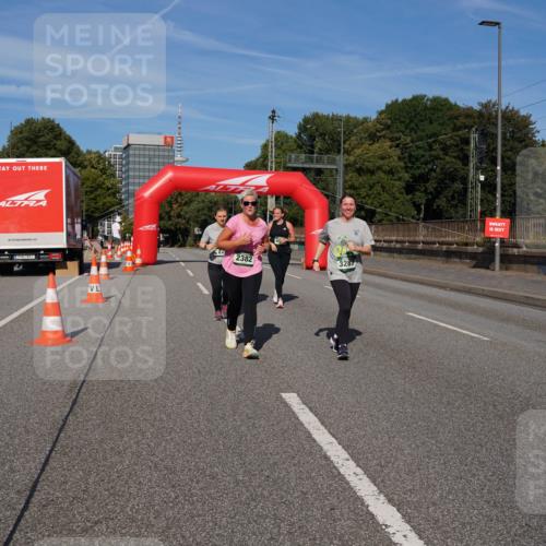 07.09.2025 - BARMER Alsterlauf Yannick Fuchs http://msf.ph/oto/8829436 07.09.2025 10:24:39 Laufen 22, 2382 meine-sportfotos.de