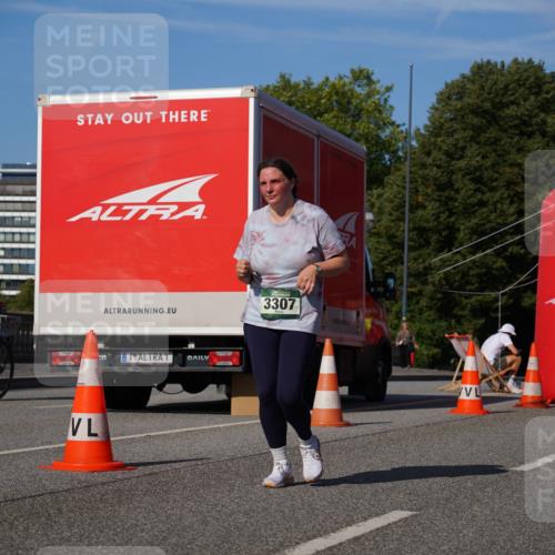07.09.2025 - BARMER Alsterlauf Yannick Fuchs http://msf.ph/oto/8829500 07.09.2025 10:27:46 Laufen 3307 meine-sportfotos.de