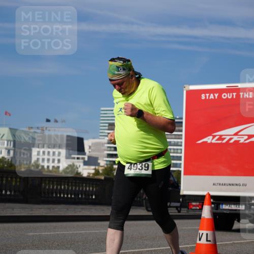07.09.2025 - BARMER Alsterlauf Yannick Fuchs http://msf.ph/oto/8829514 07.09.2025 10:27:58 Laufen 927, 4939 meine-sportfotos.de