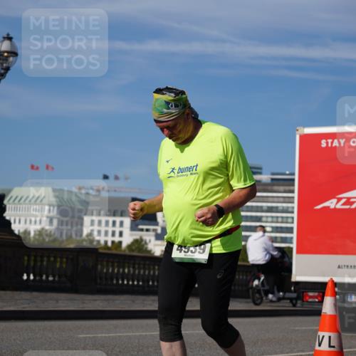 07.09.2025 - BARMER Alsterlauf Yannick Fuchs http://msf.ph/oto/8829515 07.09.2025 10:27:58 Laufen 4939 meine-sportfotos.de