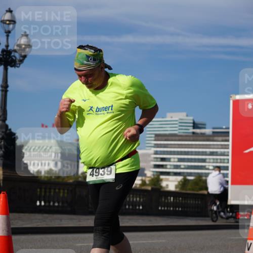 07.09.2025 - BARMER Alsterlauf Yannick Fuchs http://msf.ph/oto/8829517 07.09.2025 10:27:58 Laufen 4939 meine-sportfotos.de