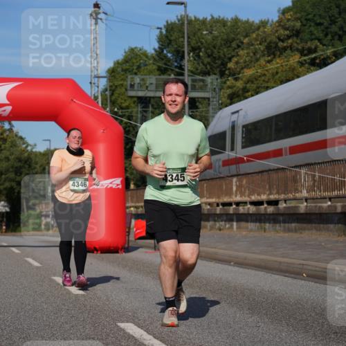 07.09.2025 - BARMER Alsterlauf Yannick Fuchs http://msf.ph/oto/8829526 07.09.2025 10:28:17 Laufen 4346, 4345 meine-sportfotos.de