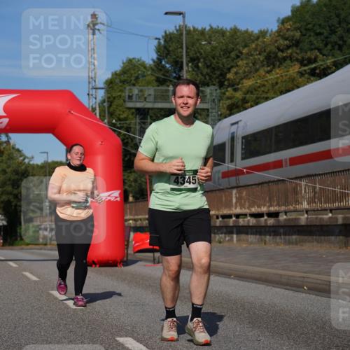 07.09.2025 - BARMER Alsterlauf Yannick Fuchs http://msf.ph/oto/8829527 07.09.2025 10:28:17 Laufen 2, 4345 meine-sportfotos.de