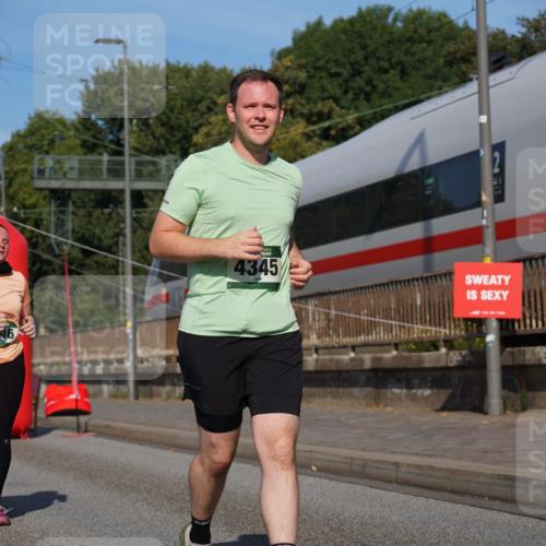 07.09.2025 - BARMER Alsterlauf Yannick Fuchs http://msf.ph/oto/8829529 07.09.2025 10:28:17 Laufen 4345 meine-sportfotos.de