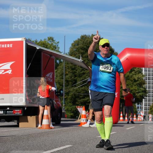 07.09.2025 - BARMER Alsterlauf Yannick Fuchs http://msf.ph/oto/8829567 07.09.2025 10:30:20 Laufen 3093 meine-sportfotos.de