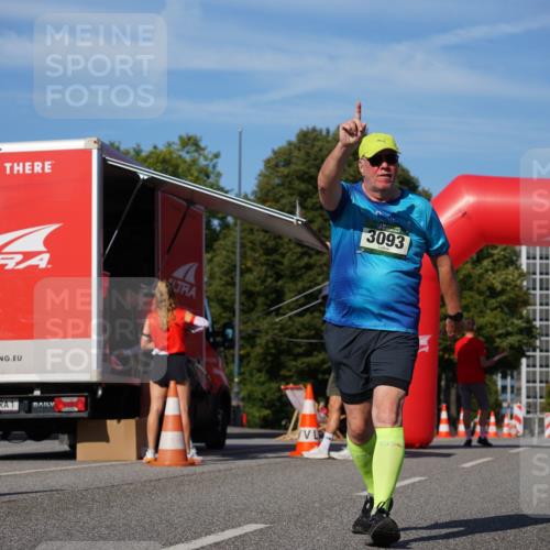 07.09.2025 - BARMER Alsterlauf Yannick Fuchs http://msf.ph/oto/8829568 07.09.2025 10:30:20 Laufen 3093 meine-sportfotos.de