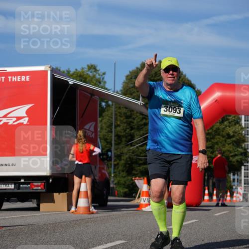 07.09.2025 - BARMER Alsterlauf Yannick Fuchs http://msf.ph/oto/8829570 07.09.2025 10:30:20 Laufen 3093 meine-sportfotos.de