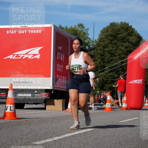 07.09.2025 - BARMER Alsterlauf Yannick Fuchs http://msf.ph/oto/8829575 07.09.2025 10:30:34 Laufen 4770 meine-sportfotos.de