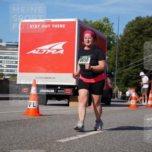 07.09.2025 - BARMER Alsterlauf Yannick Fuchs http://msf.ph/oto/8829593 07.09.2025 10:32:28 Laufen 5658 meine-sportfotos.de