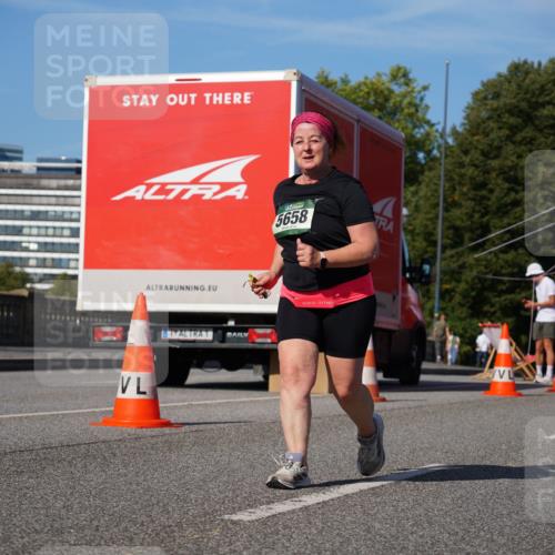 07.09.2025 - BARMER Alsterlauf Yannick Fuchs http://msf.ph/oto/8829594 07.09.2025 10:32:28 Laufen 5658 meine-sportfotos.de