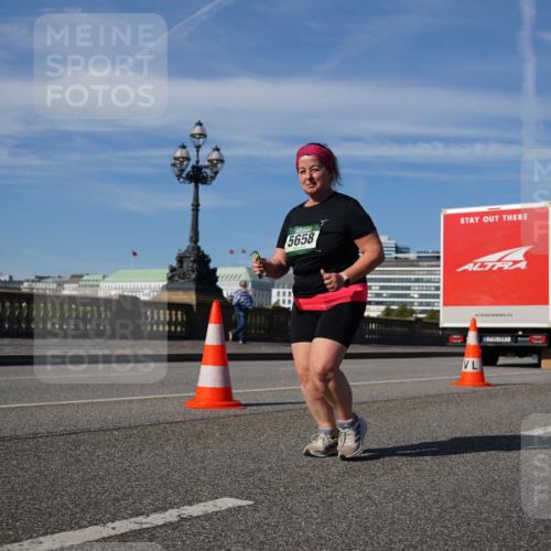 07.09.2025 - BARMER Alsterlauf Yannick Fuchs http://msf.ph/oto/8829597 07.09.2025 10:32:29 Laufen 5658 meine-sportfotos.de