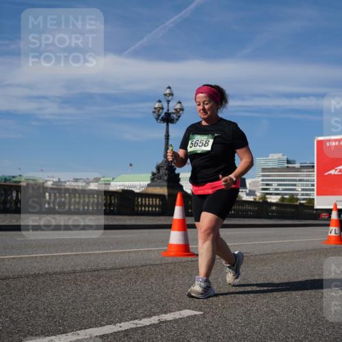 07.09.2025 - BARMER Alsterlauf Yannick Fuchs http://msf.ph/oto/8829599 07.09.2025 10:32:30 Laufen 5658 meine-sportfotos.de