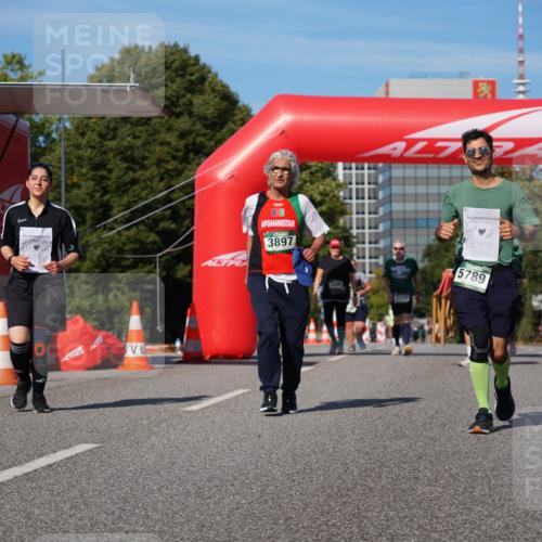 07.09.2025 - BARMER Alsterlauf Yannick Fuchs http://msf.ph/oto/8829604 07.09.2025 10:33:51 Laufen 3897, 1004, 5789 meine-sportfotos.de