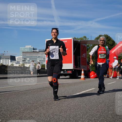 07.09.2025 - BARMER Alsterlauf Yannick Fuchs http://msf.ph/oto/8829614 07.09.2025 10:33:54 Laufen 3897 meine-sportfotos.de