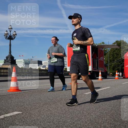 07.09.2025 - BARMER Alsterlauf Yannick Fuchs http://msf.ph/oto/8829642 07.09.2025 10:35:02 Laufen 6201, 6202 meine-sportfotos.de