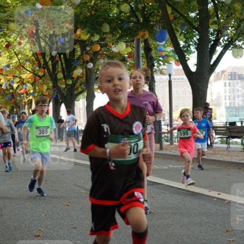07.09.2025 - BARMER Alsterlauf Yannick Fuchs http://msf.ph/oto/8830063 07.09.2025 10:49:06 Laufen 386, 329, 385, 30, 195 meine-sportfotos.de