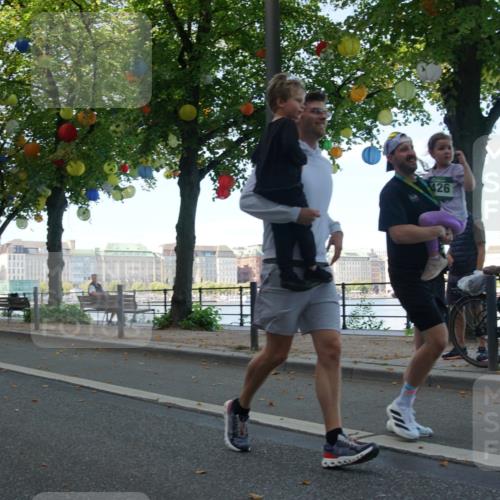 07.09.2025 - BARMER Alsterlauf Yannick Fuchs http://msf.ph/oto/8830276 07.09.2025 10:50:23 Laufen 277, 426 meine-sportfotos.de