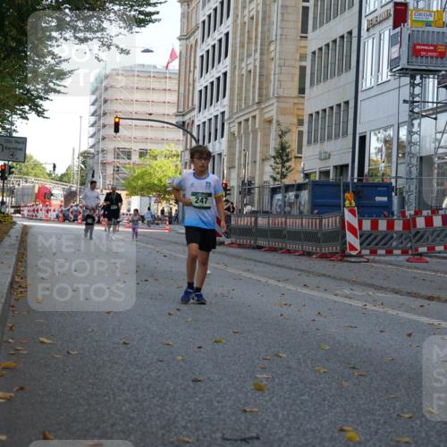 07.09.2025 - BARMER Alsterlauf Yannick Fuchs http://msf.ph/oto/8830506 07.09.2025 10:52:02 Laufen 247 meine-sportfotos.de